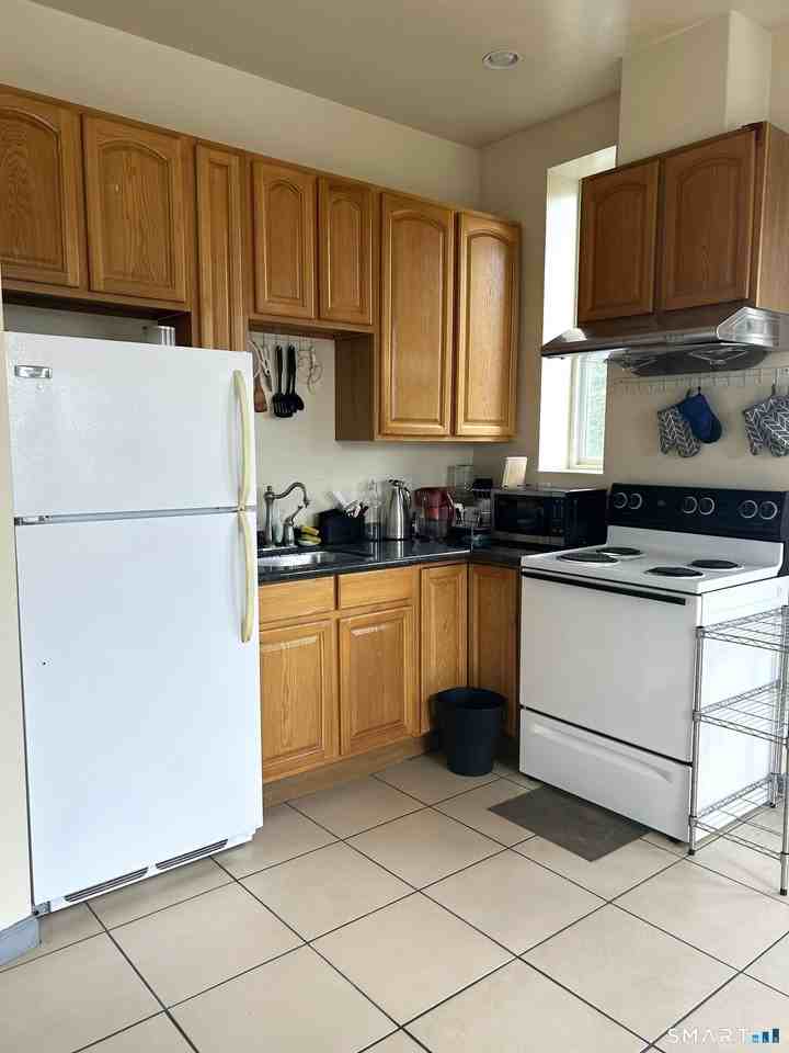 71 Whitney Ave #8 - Photo 3 of 7