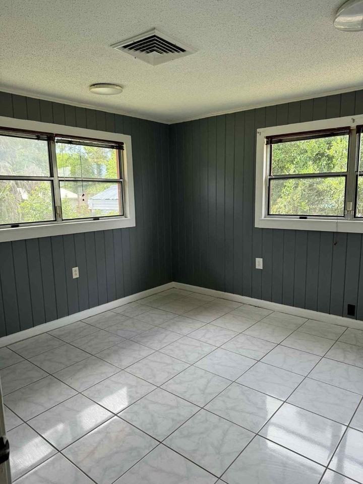 188 Nw Burk Ave - Photo 6 of 16