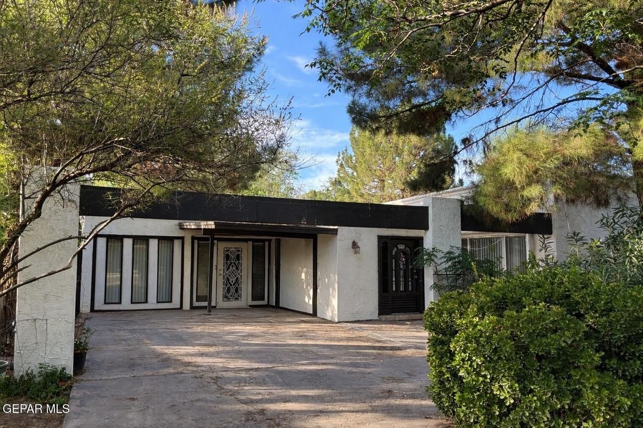 320 Arboles Dr - Photo 3 of 13