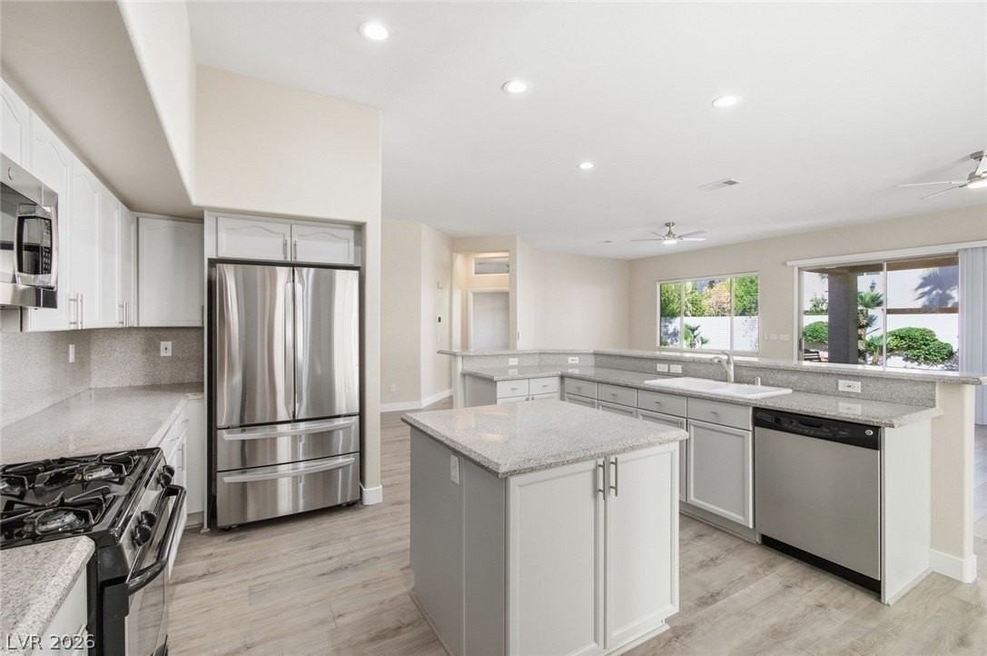 282 Cliff Valley Dr - Photo 4 of 32