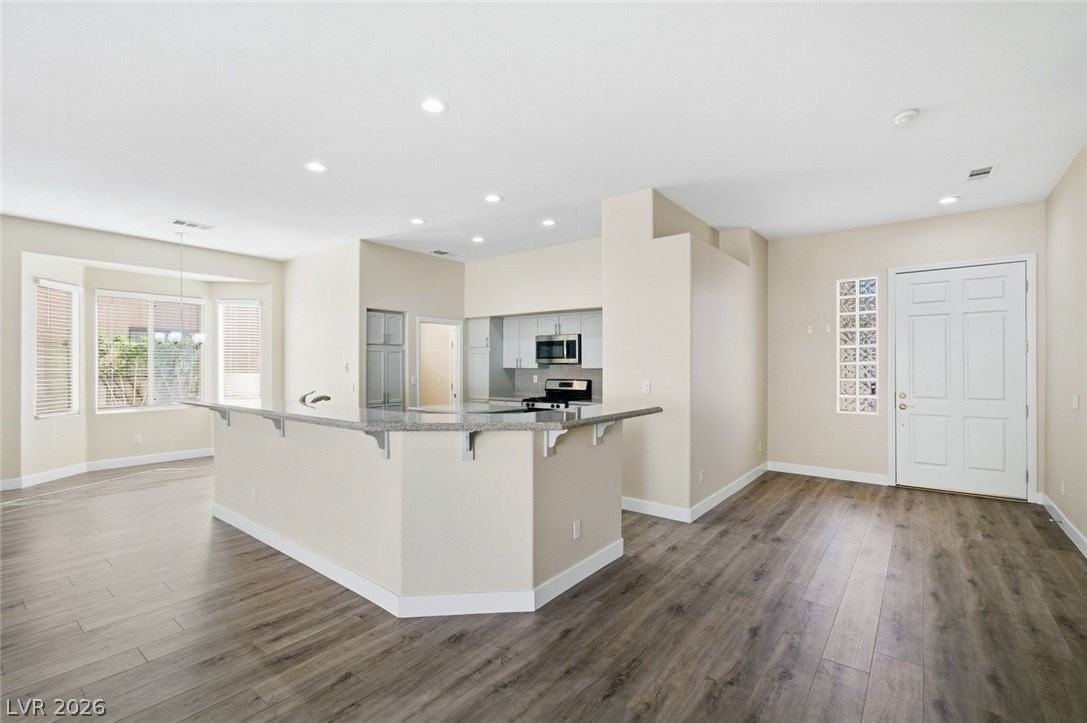 282 Cliff Valley Dr - Photo 5 of 32