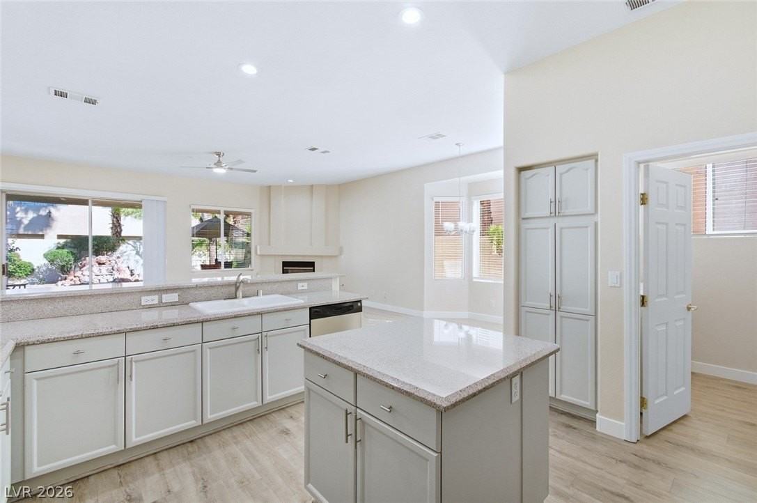 282 Cliff Valley Dr - Photo 6 of 32