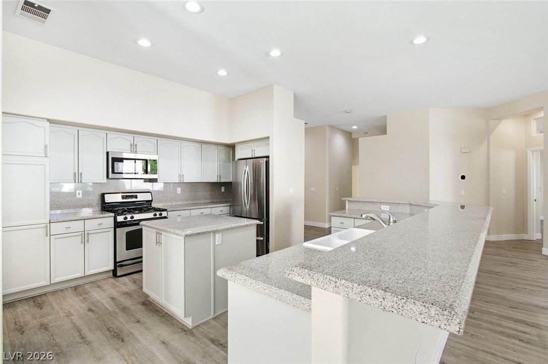 282 Cliff Valley Dr - Photo 7 of 32