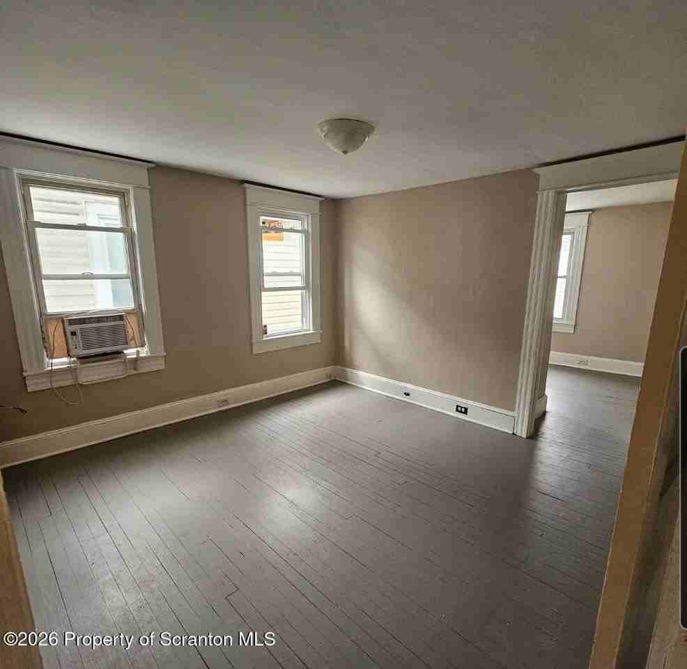 609 S Valley Ave Apt B - Photo 5 of 11