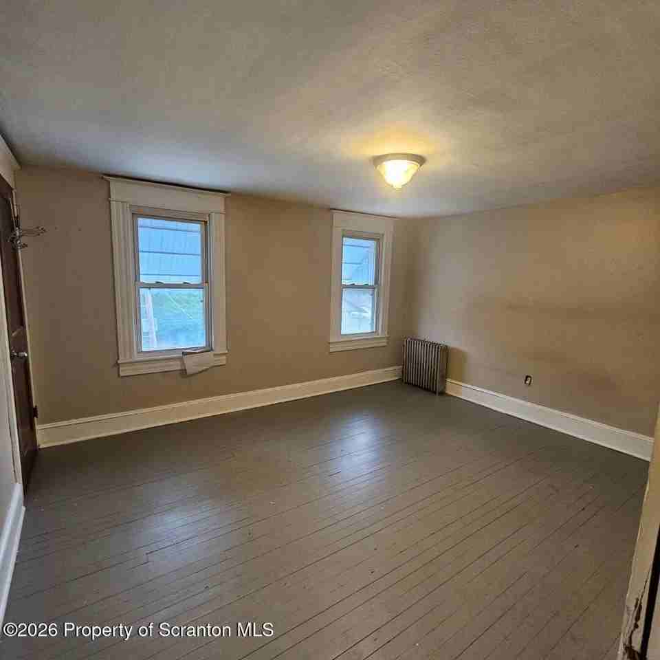 609 S Valley Ave Apt B - Photo 6 of 11