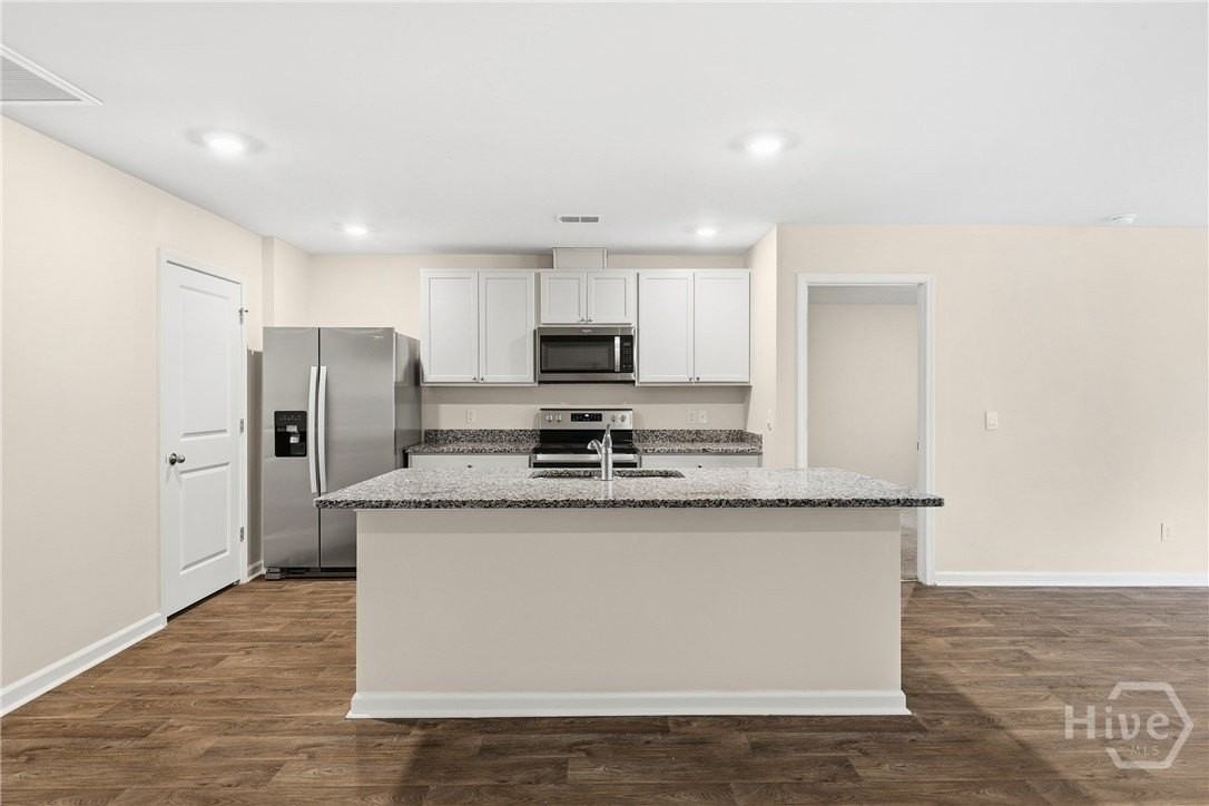 1036 Bergamot Rd - Photo 7 of 29