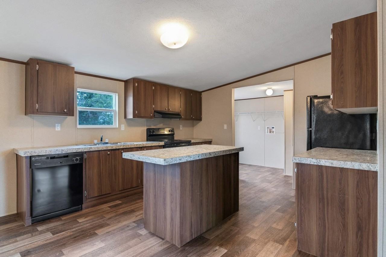 104 E Castleshoals Dr - Photo 6 of 30