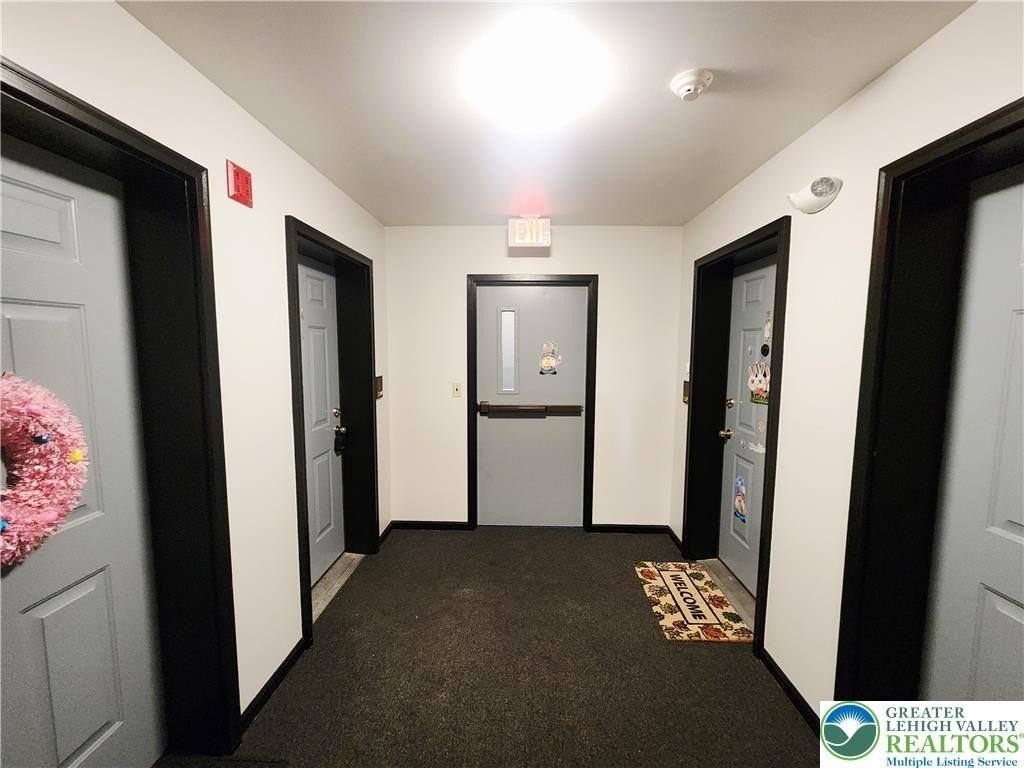 4501 4 N Hedgerow Drive - Photo 4 of 34