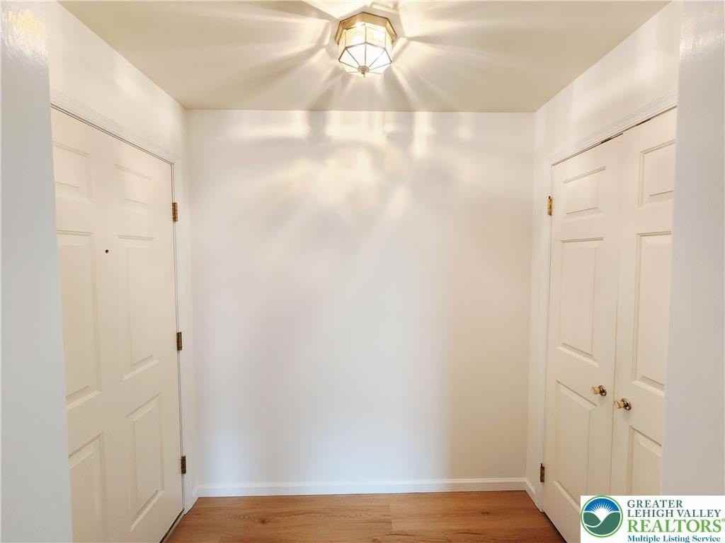 4501 4 N Hedgerow Drive - Photo 6 of 34