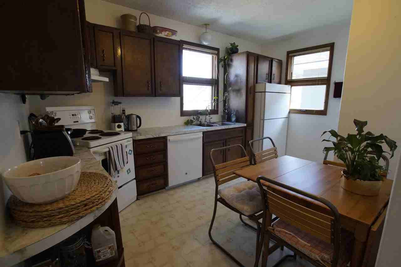 8 St E & Clarence Ave S - Photo 3 of 15