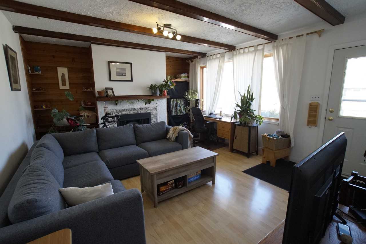 8 St E & Clarence Ave S - Photo 4 of 15