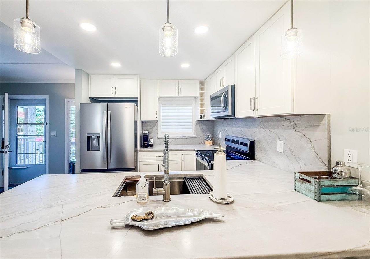 845 Benjamin Franklin Dr #202 - Photo 4 of 29