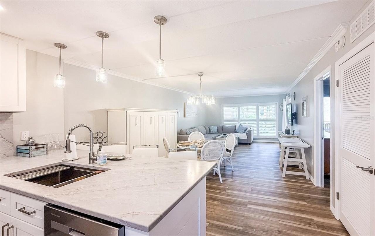 845 Benjamin Franklin Dr #202 - Photo 5 of 29