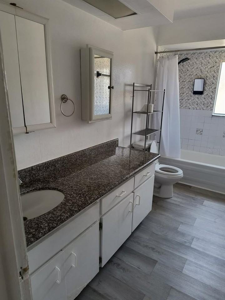 2285 Richter St - Photo 4 of 13