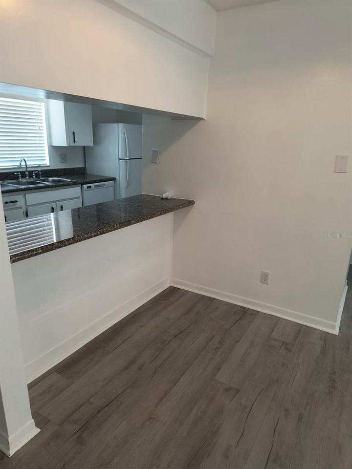 2285 Richter St - Photo 5 of 13