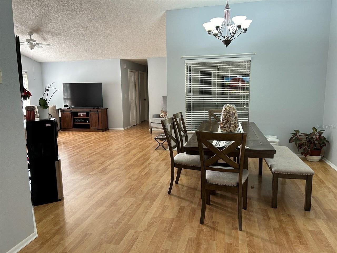 8718 Imperial Ct - Photo 4 of 31