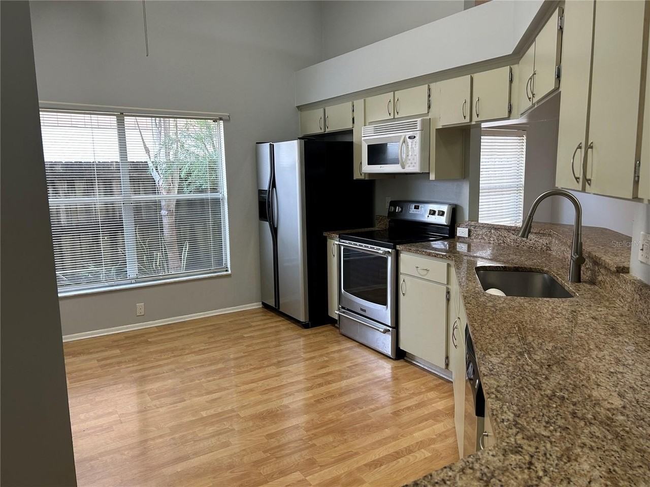 8718 Imperial Ct - Photo 7 of 31