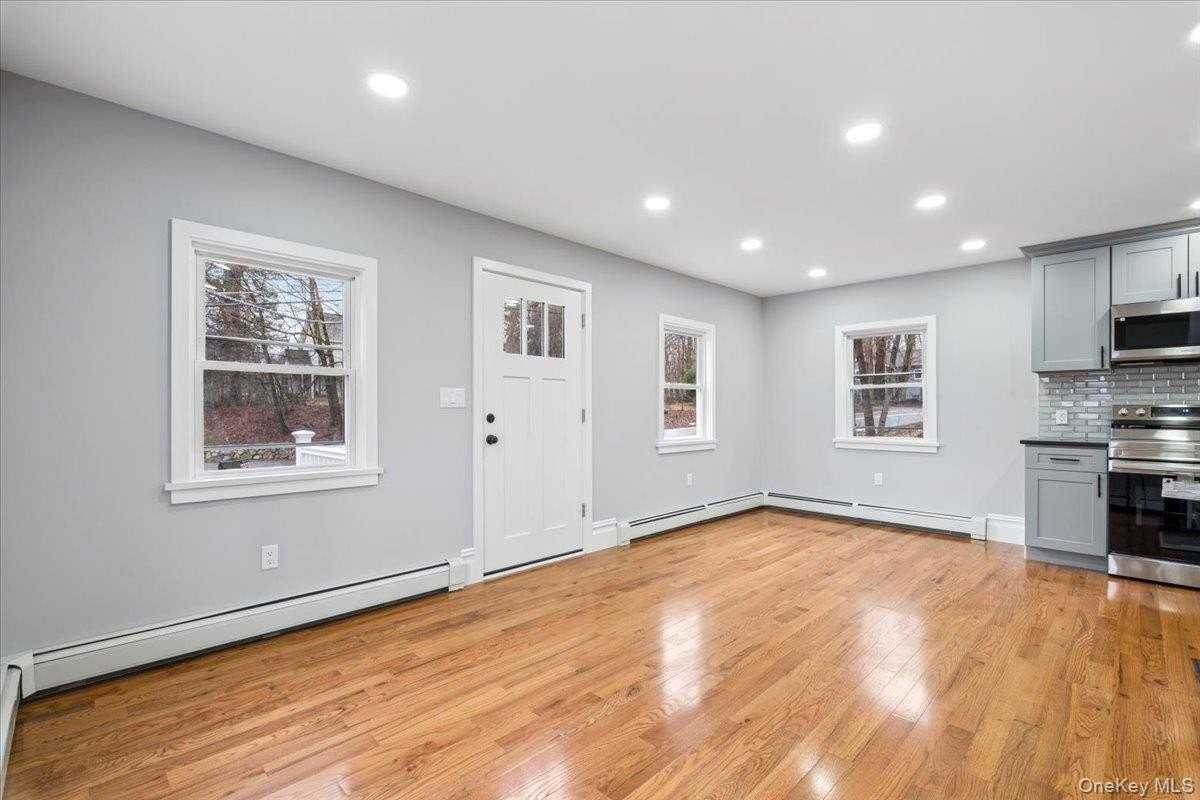 66 Secor Rd - Photo 4 of 36