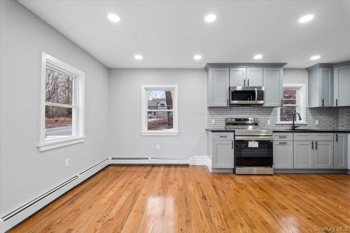 66 Secor Rd - Photo 7 of 36