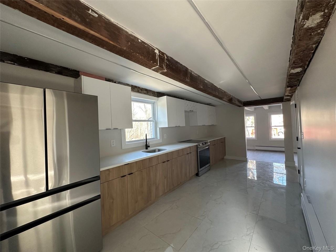 1445 Burlingham Rd - Photo 3 of 36