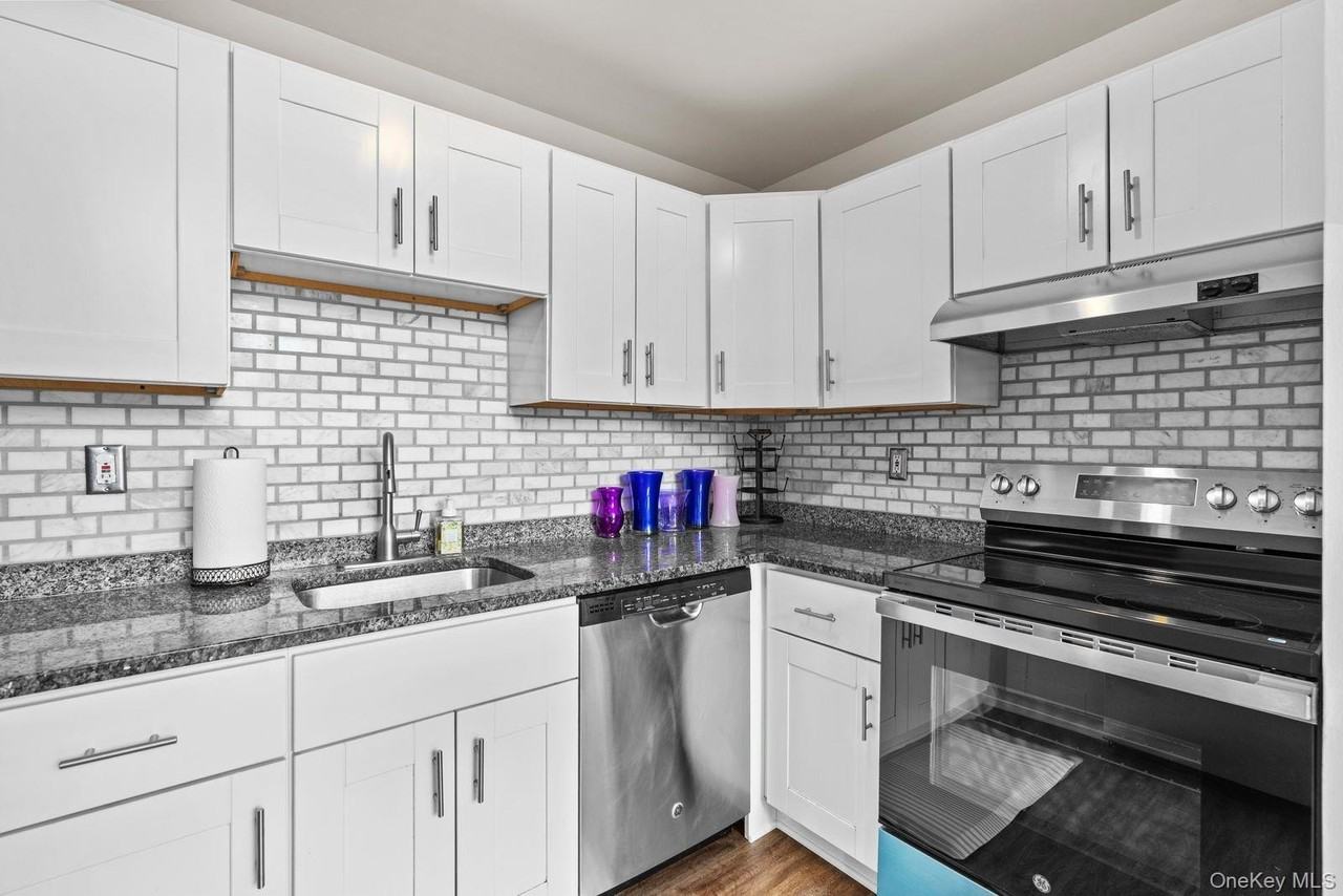 85 Mckinley Ave Unit A - Photo 4 of 19