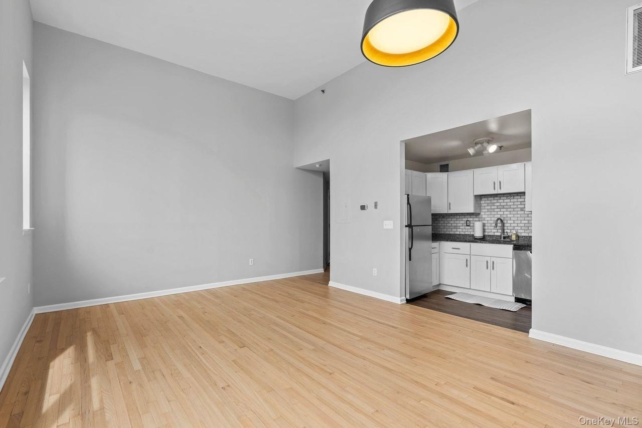 85 Mckinley Ave Unit A - Photo 6 of 19