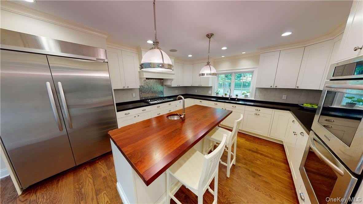 225 S Barry Ave Unit Rent - Photo 7 of 24