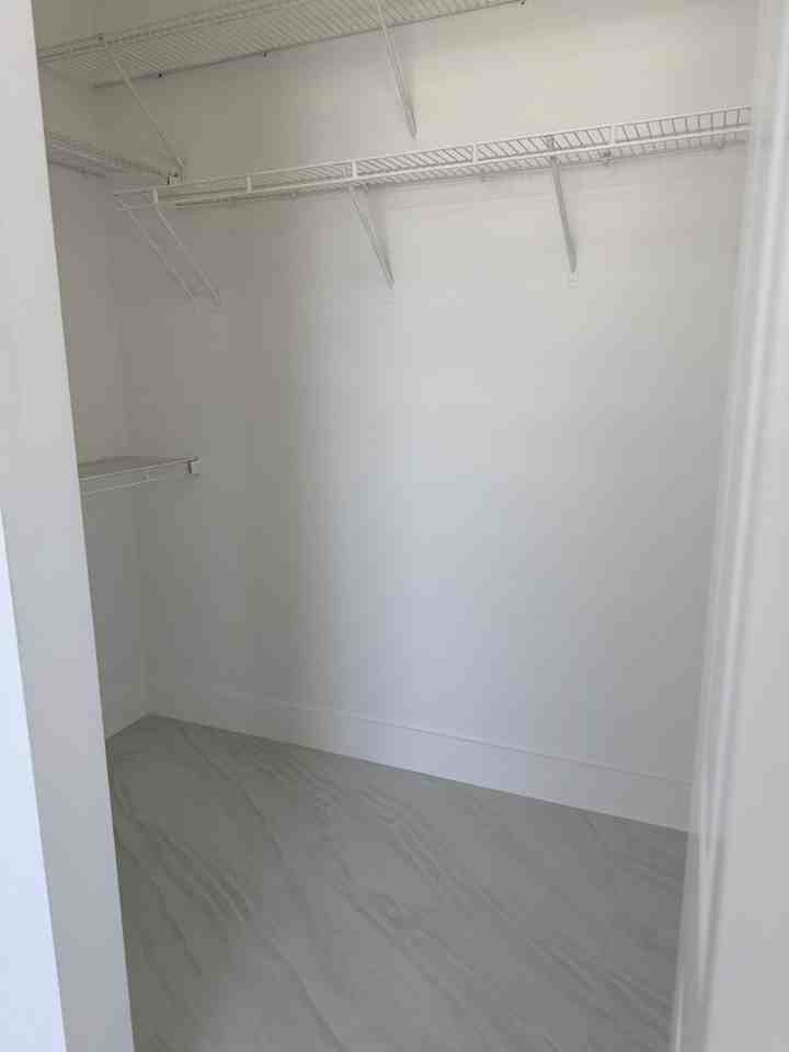 7526 W 20th Ave - Photo 5 of 8