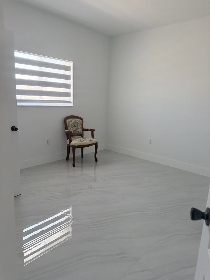 7526 W 20th Ave - Photo 6 of 8