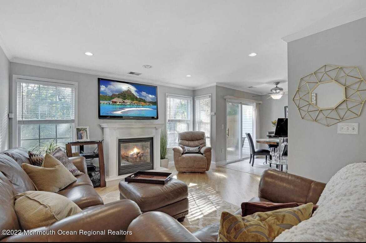 17 Nutmeg Ct - Photo 2 of 23