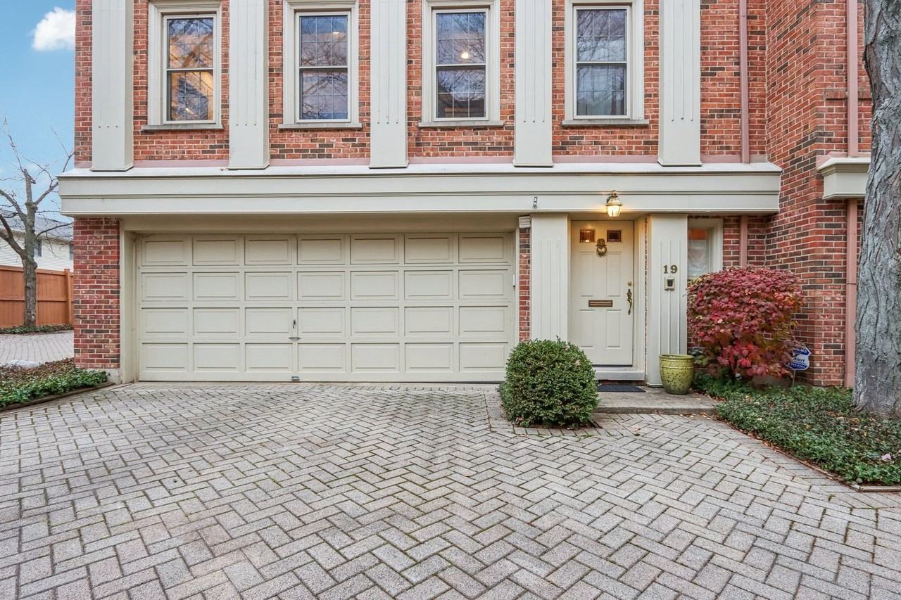 19 Landmark Unit 19 - Photo 4 of 50