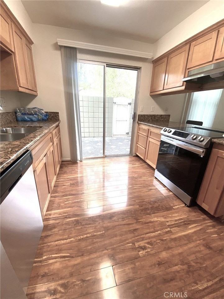 1582 Mitchell Ave - Photo 7 of 46