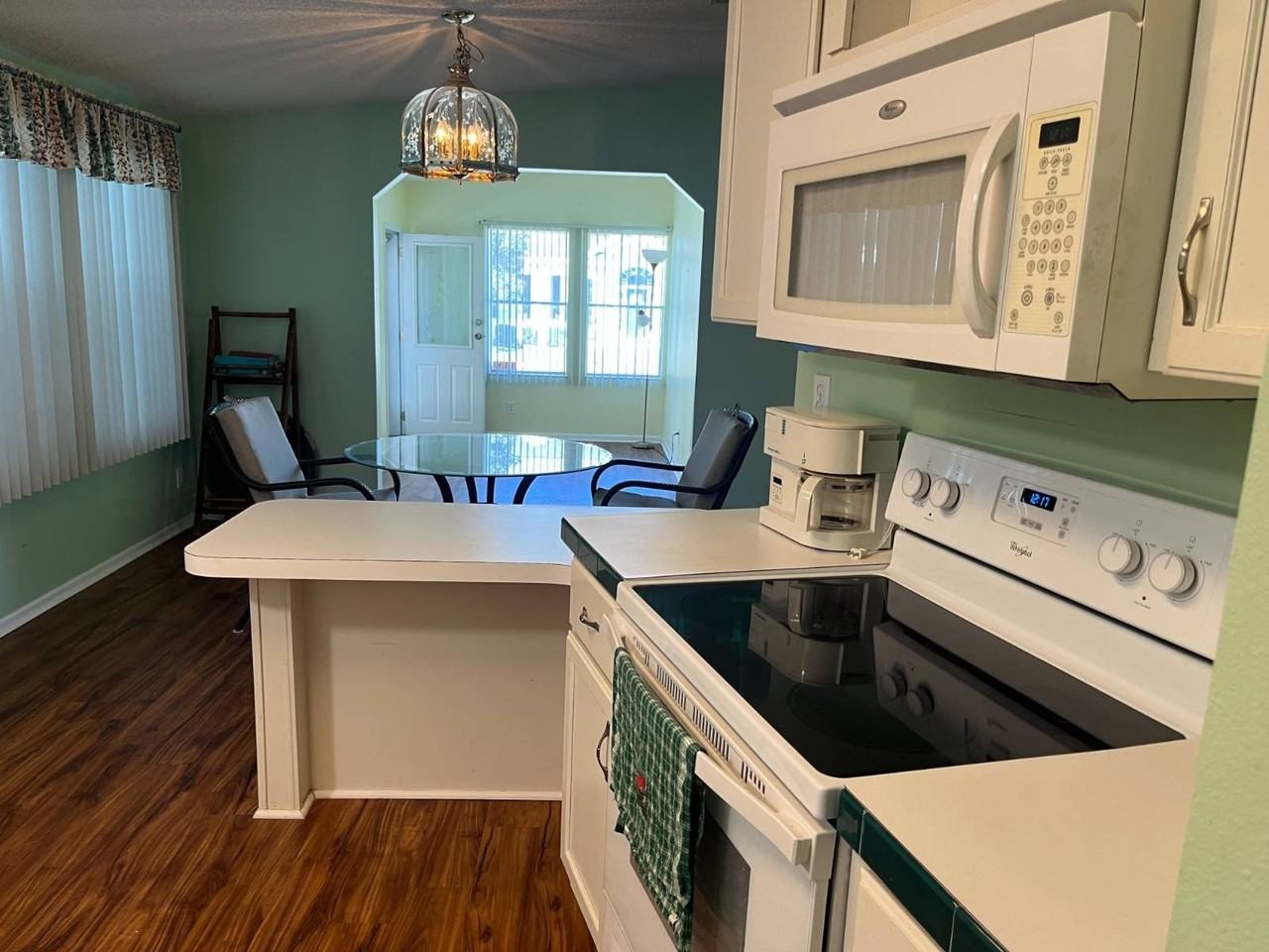 5870 Sw 59th St - Photo 6 of 18