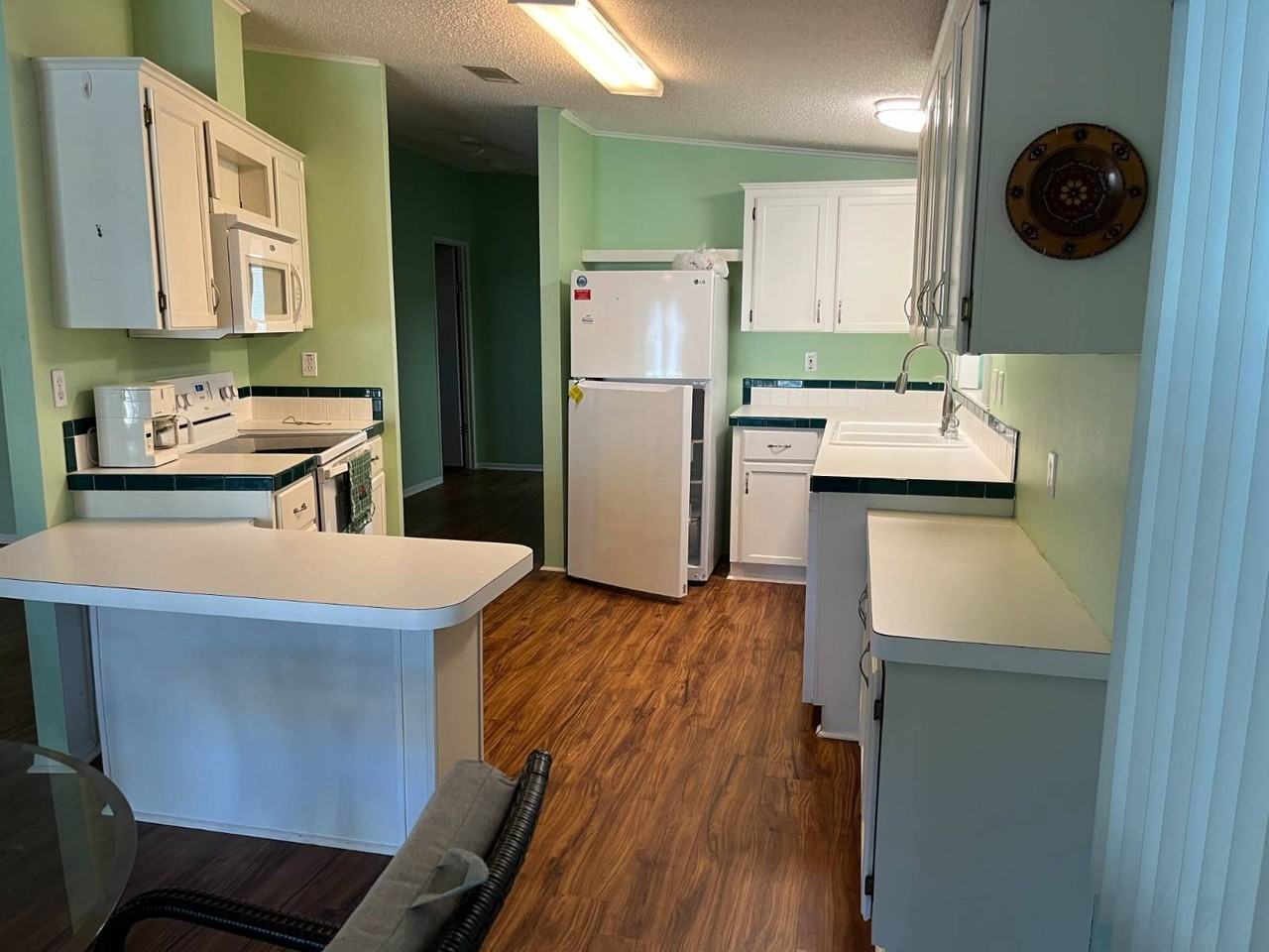 5870 Sw 59th St - Photo 7 of 18