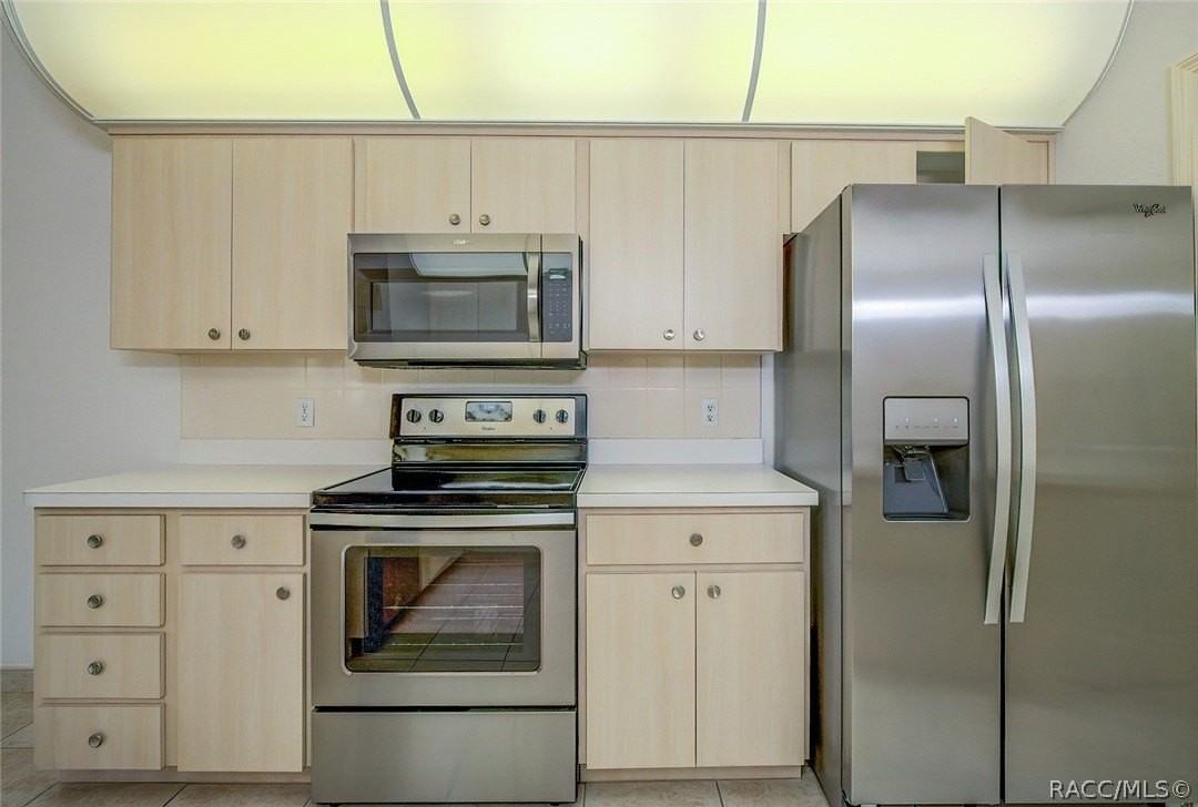 5 Strawood Pt - Photo 2 of 25