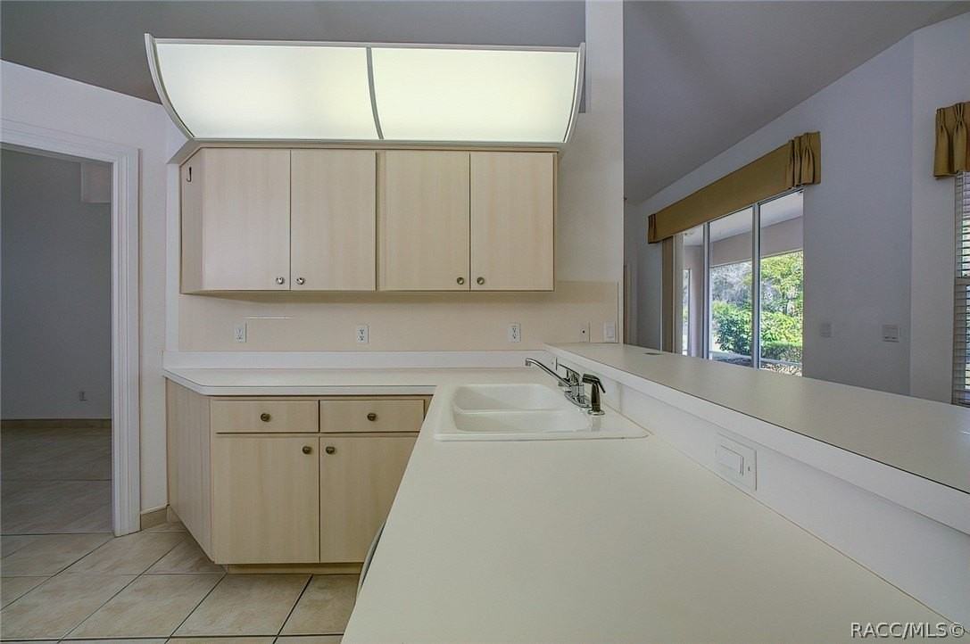 5 Strawood Pt - Photo 5 of 25