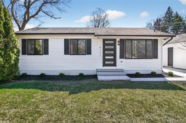 4171 Mapleleaf Rd - Photo 2 of 42