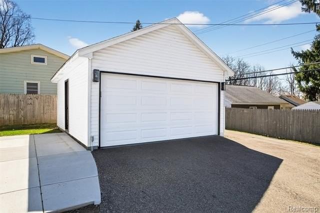 4171 Mapleleaf Rd - Photo 6 of 42