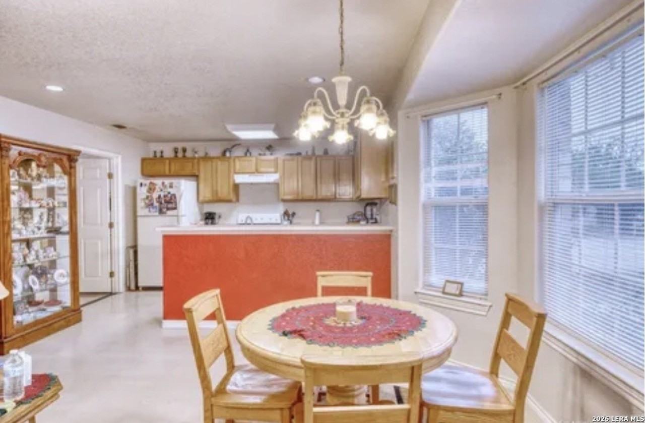 622 S Oak St - Photo 6 of 22