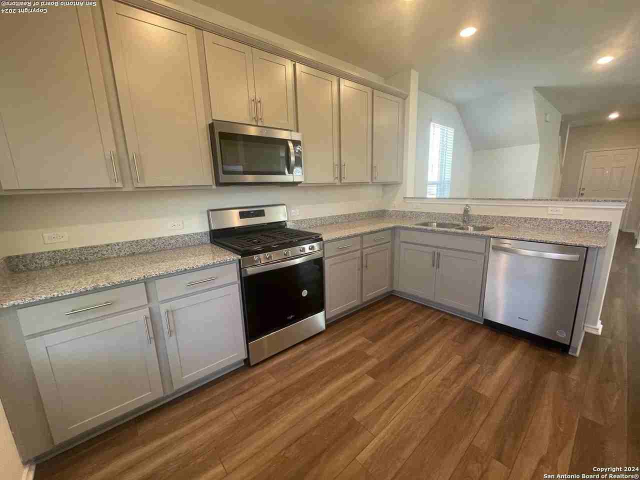 237 Lime St - Photo 3 of 27