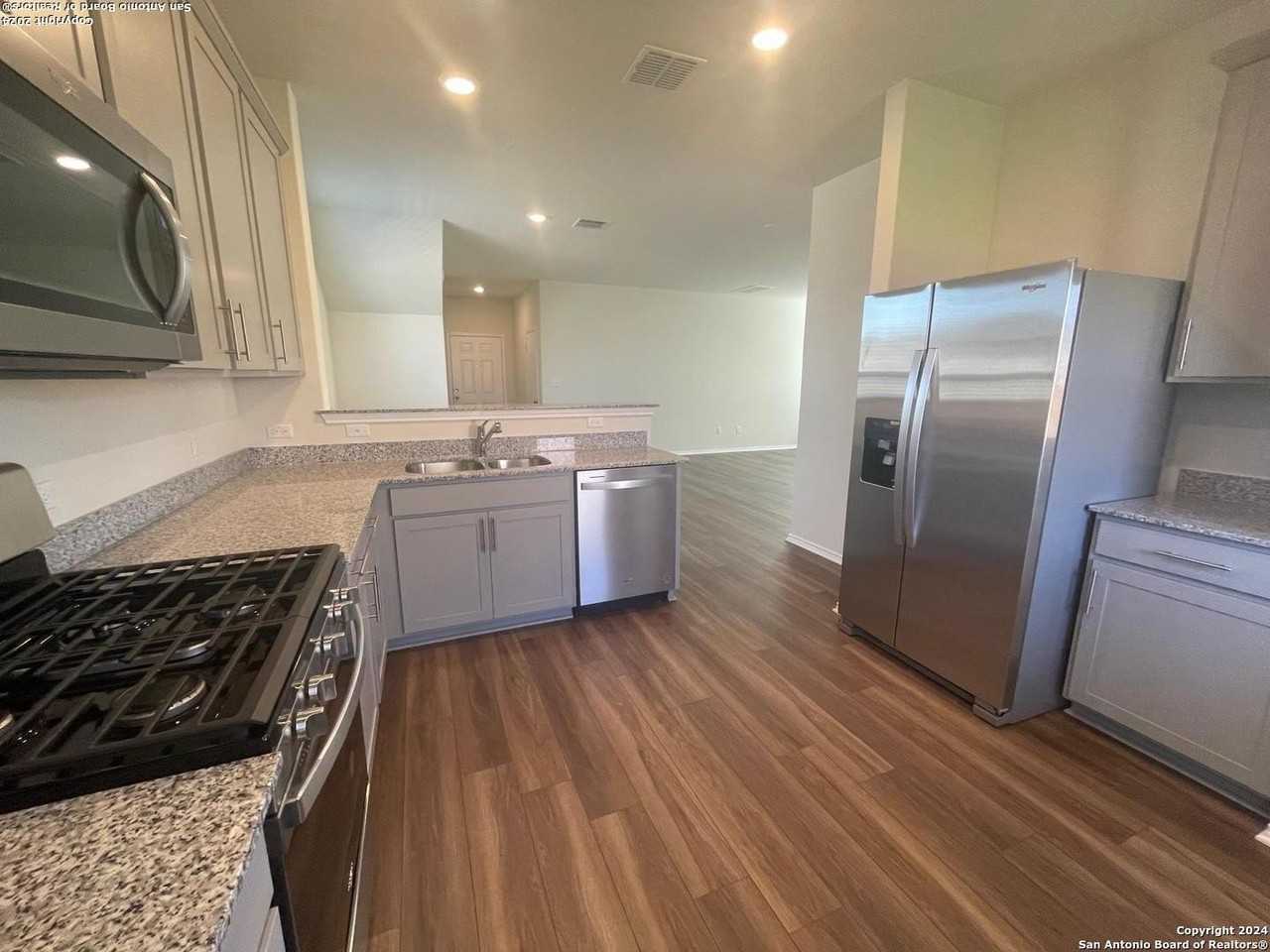 237 Lime St - Photo 4 of 27