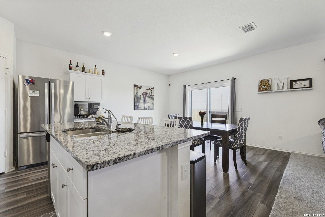 5810 Rue Picasso - Photo 4 of 23