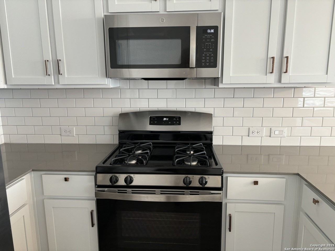 8523 Astral Pl - Photo 4 of 23