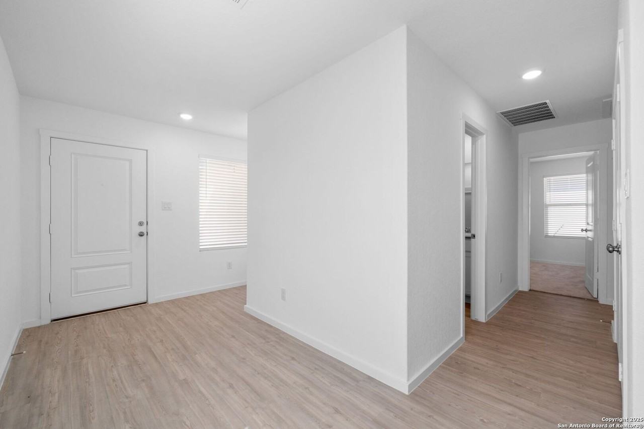 8523 Astral Pl - Photo 7 of 23