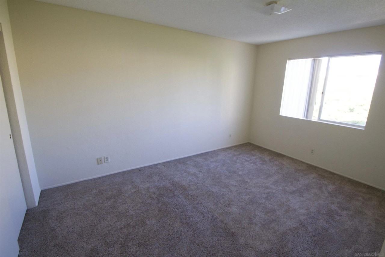 948 E Chase Ave Apt I - Photo 6 of 12