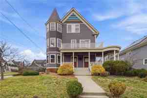 featured image of 135 Columbia Ave Unit 3