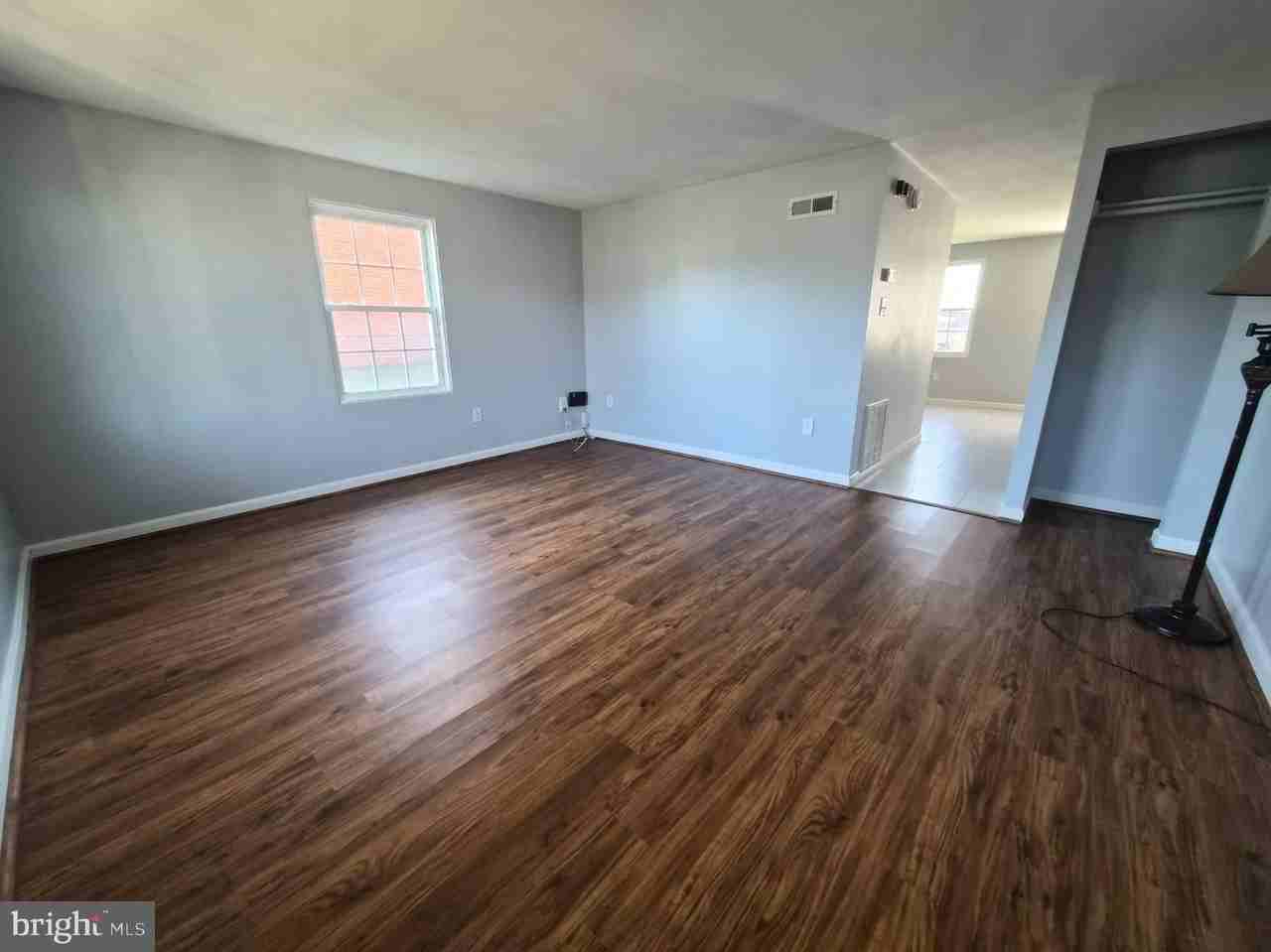 7948 Eastdale Rd - Photo 6 of 21