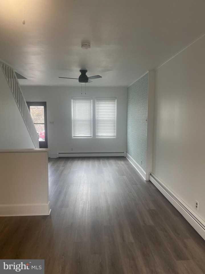 238 6th Ave - Photo 2 of 11