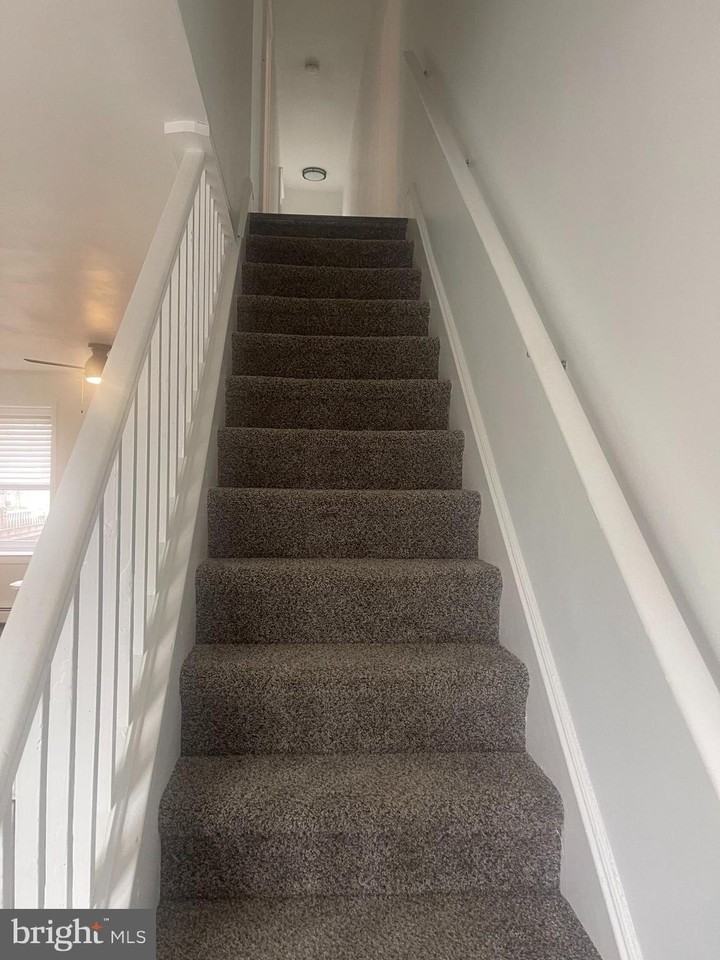 238 6th Ave - Photo 6 of 11