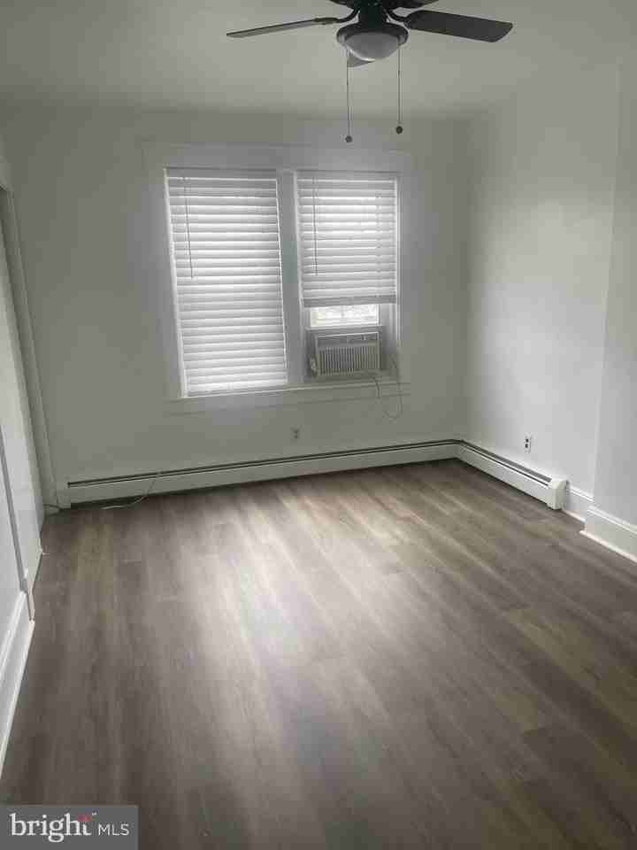 238 6th Ave - Photo 7 of 11